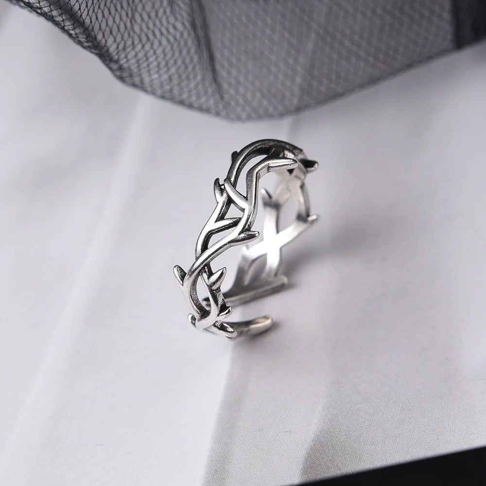 Irregular Thorns Ring