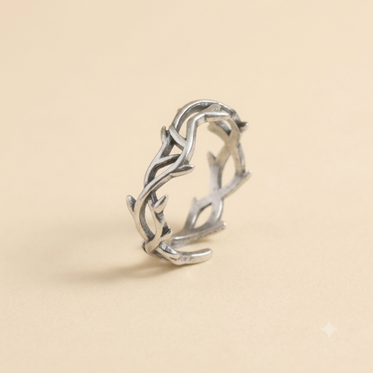 Ring mit unregelmäßigen Dornen