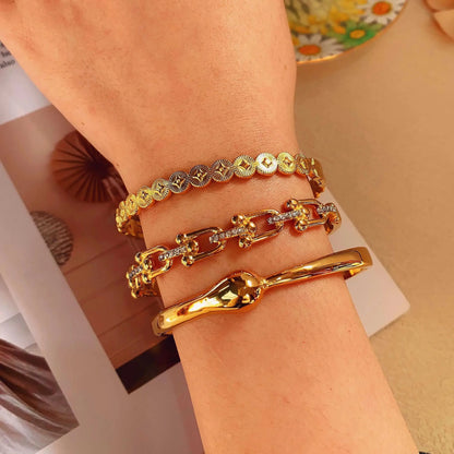 Horseshoe Bangle Set