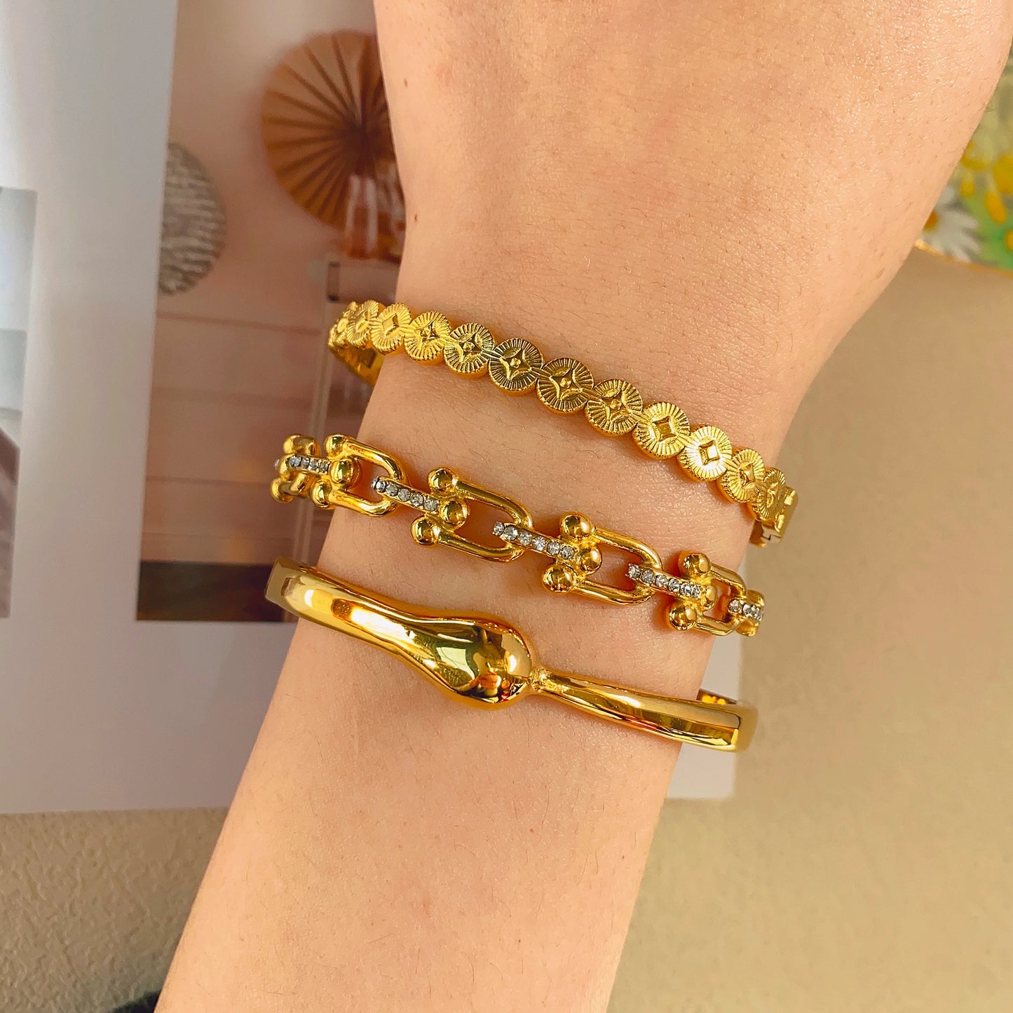 Horseshoe Bangle Set